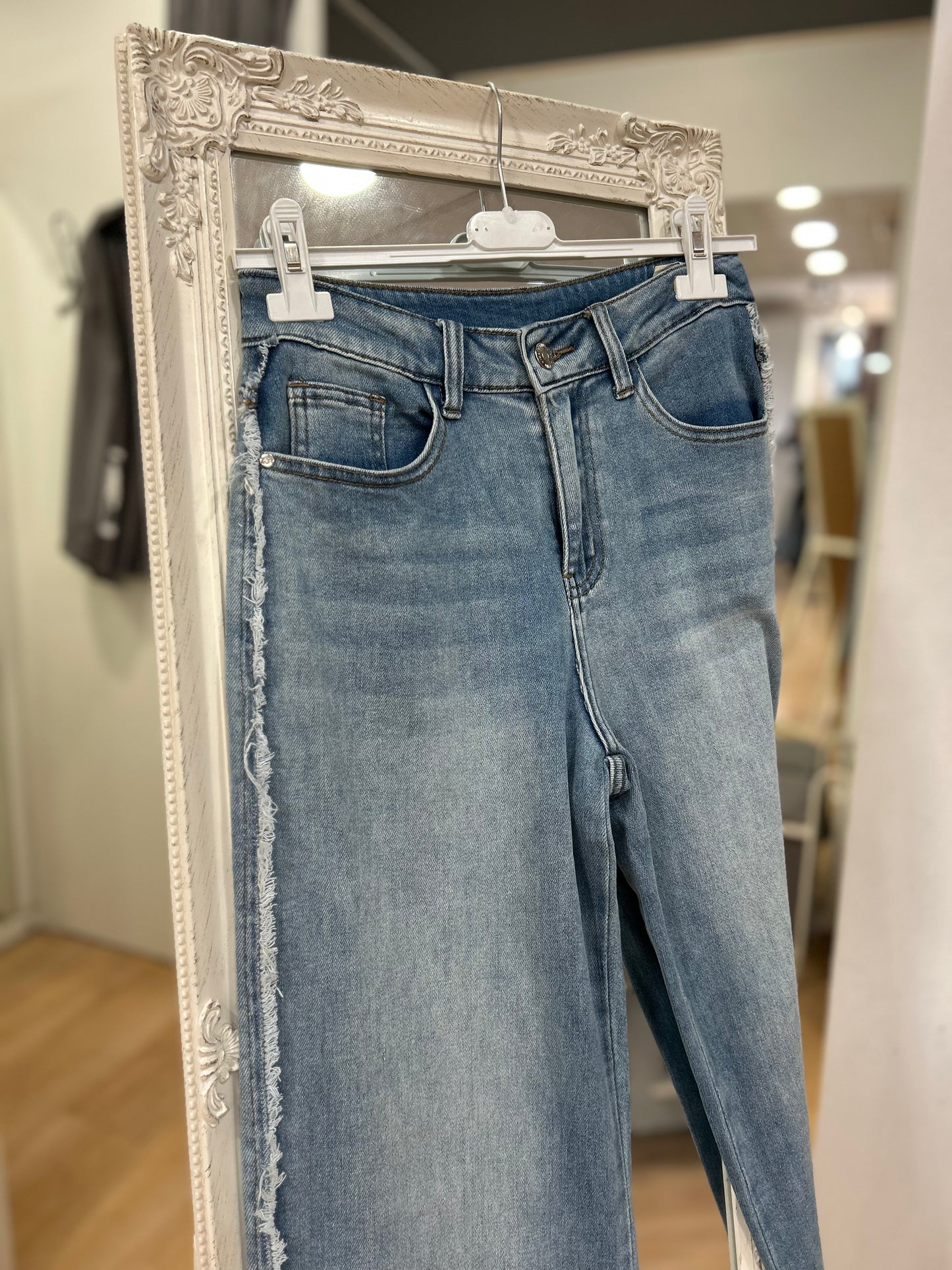 Pantalón con detalle costura