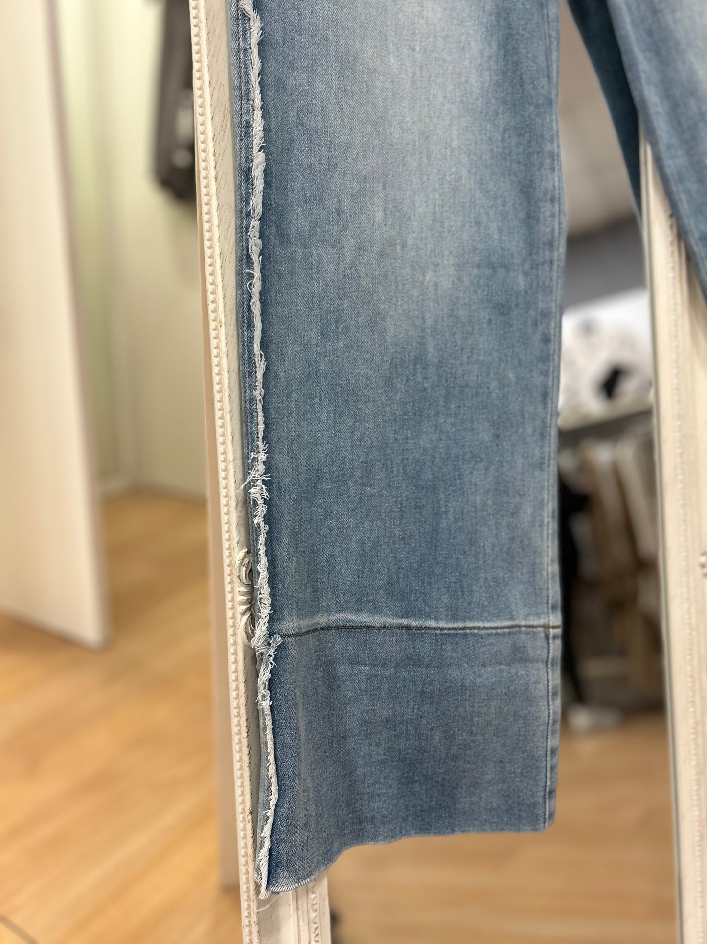 Pantalón con detalle costura