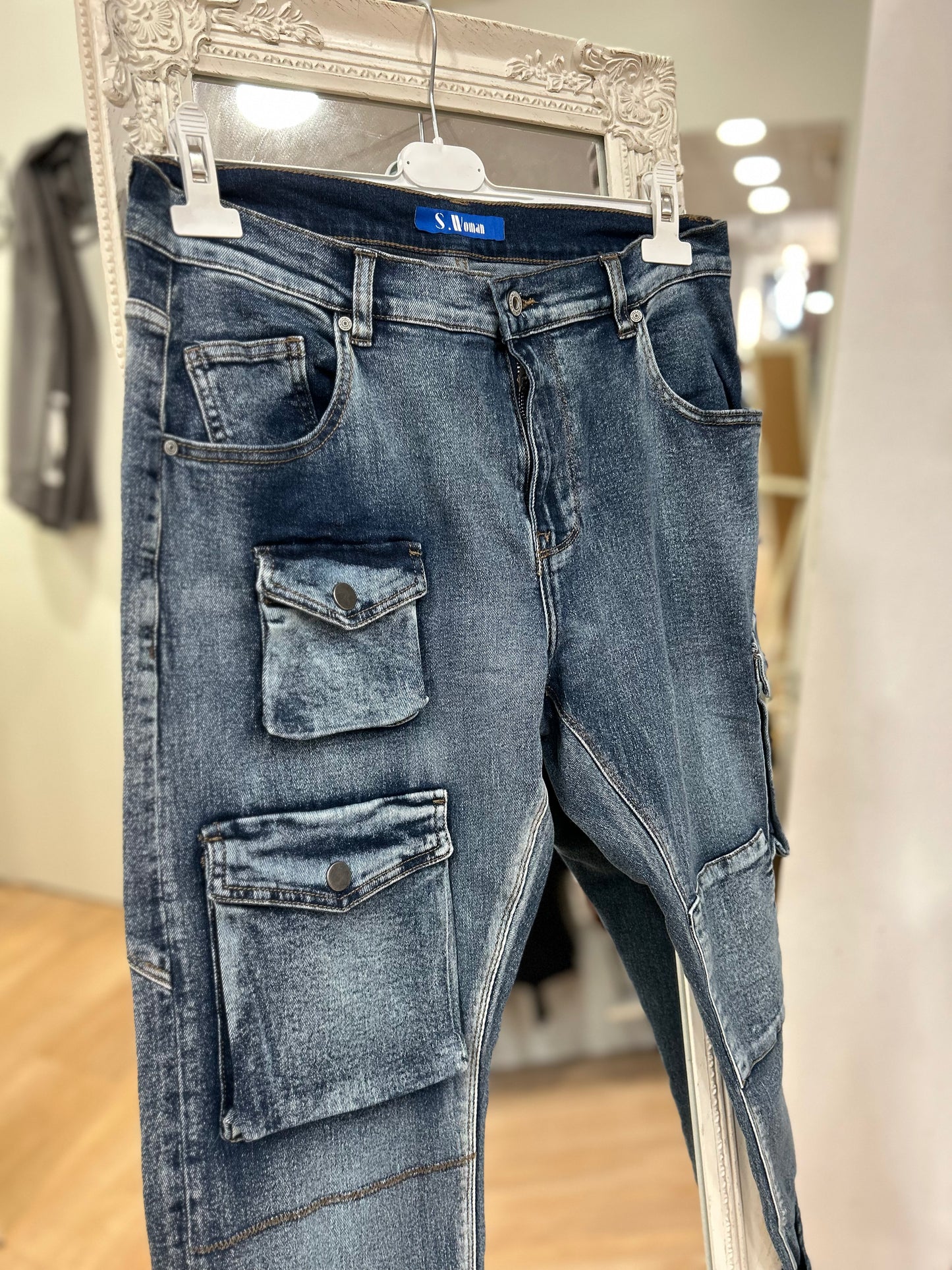Pantalón tejano baggy con bolsillos