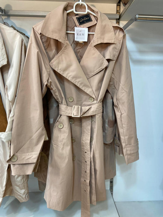 Gabardina beige con cinturón